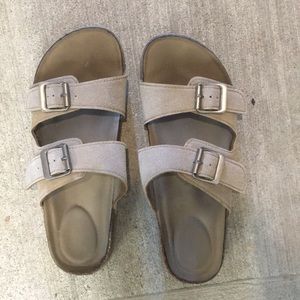 madden NYC Breckk Women’s Footbed Sandals